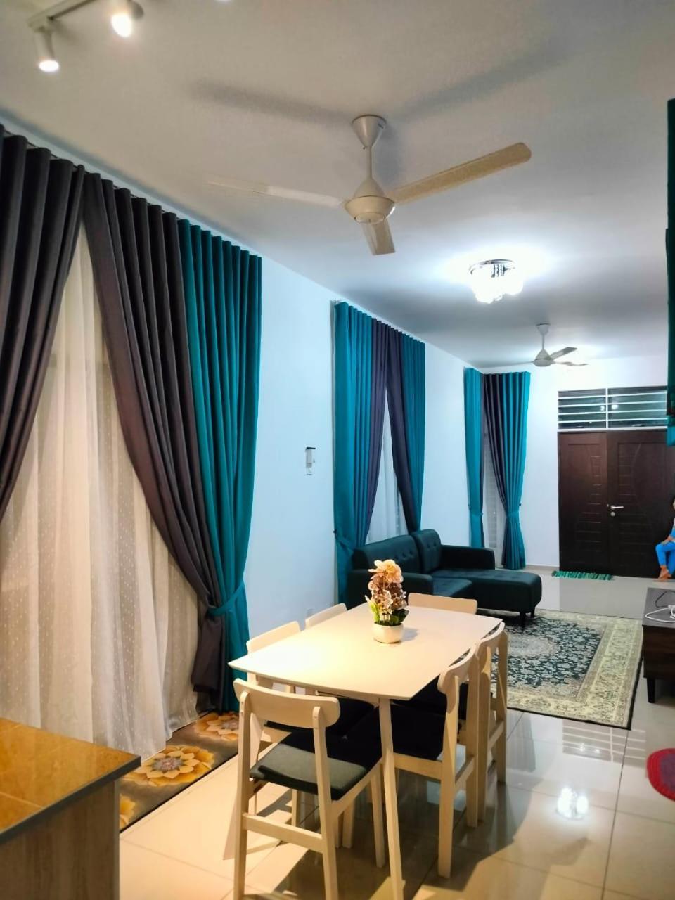 Aiman'S Rose Homestay Teluk Panglima Garang Εξωτερικό φωτογραφία