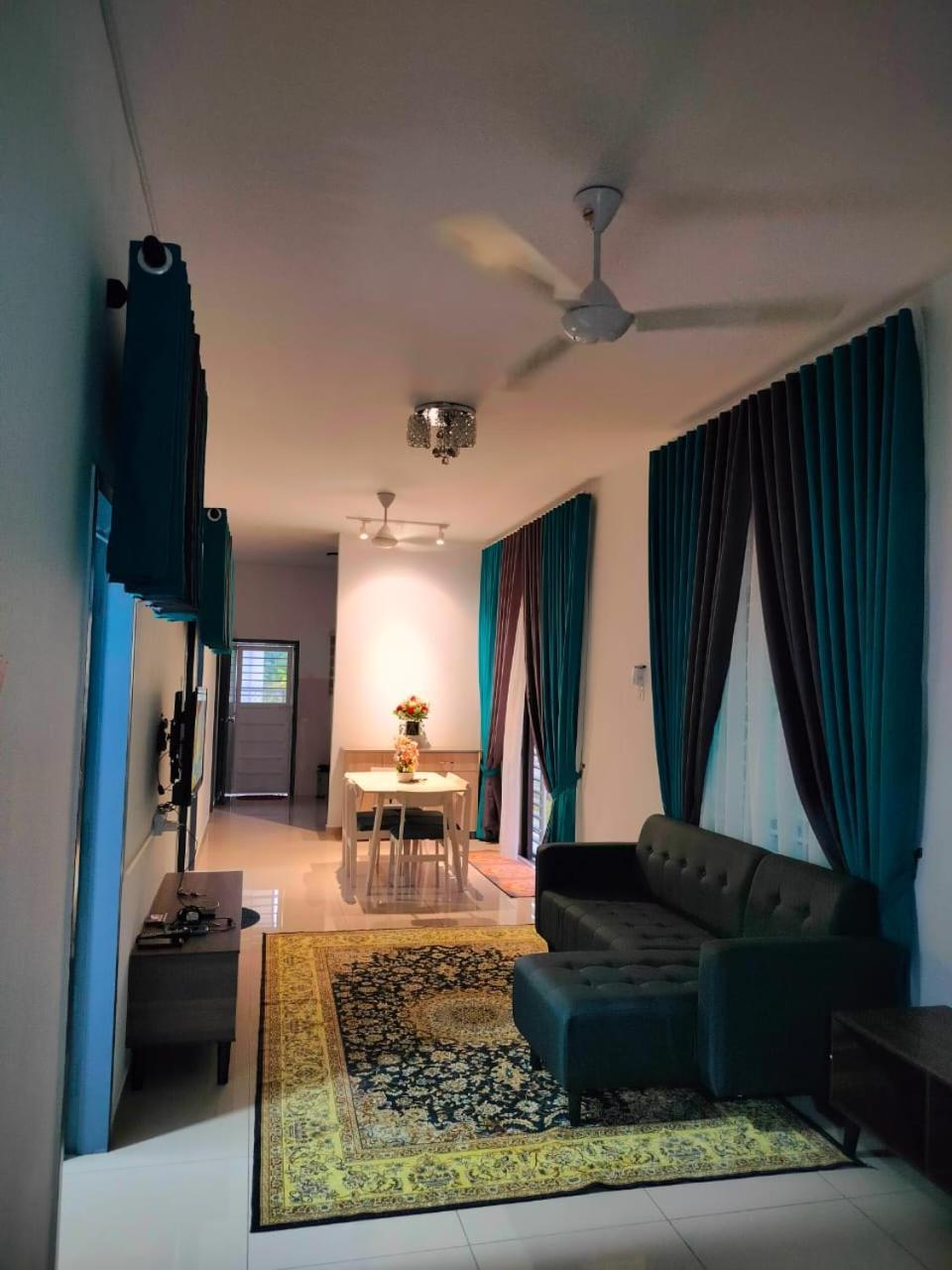 Aiman'S Rose Homestay Teluk Panglima Garang Εξωτερικό φωτογραφία