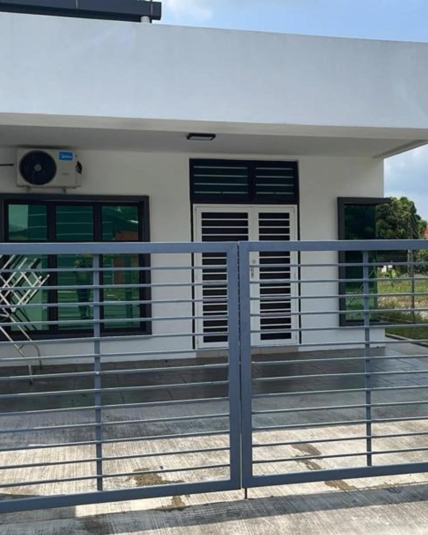 Aiman'S Rose Homestay Teluk Panglima Garang Εξωτερικό φωτογραφία
